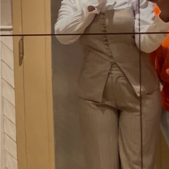 Beige Pinstripe office set - Picture 3 of 9